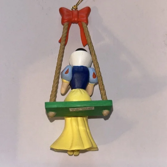 Disney Snow White ornament - Picture 2 of 2